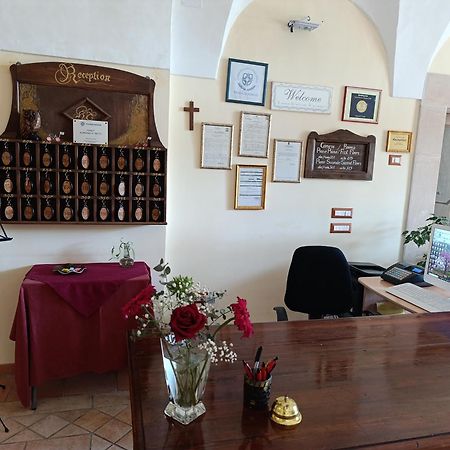 Hostel Il Tetto Melfi Bagian luar foto