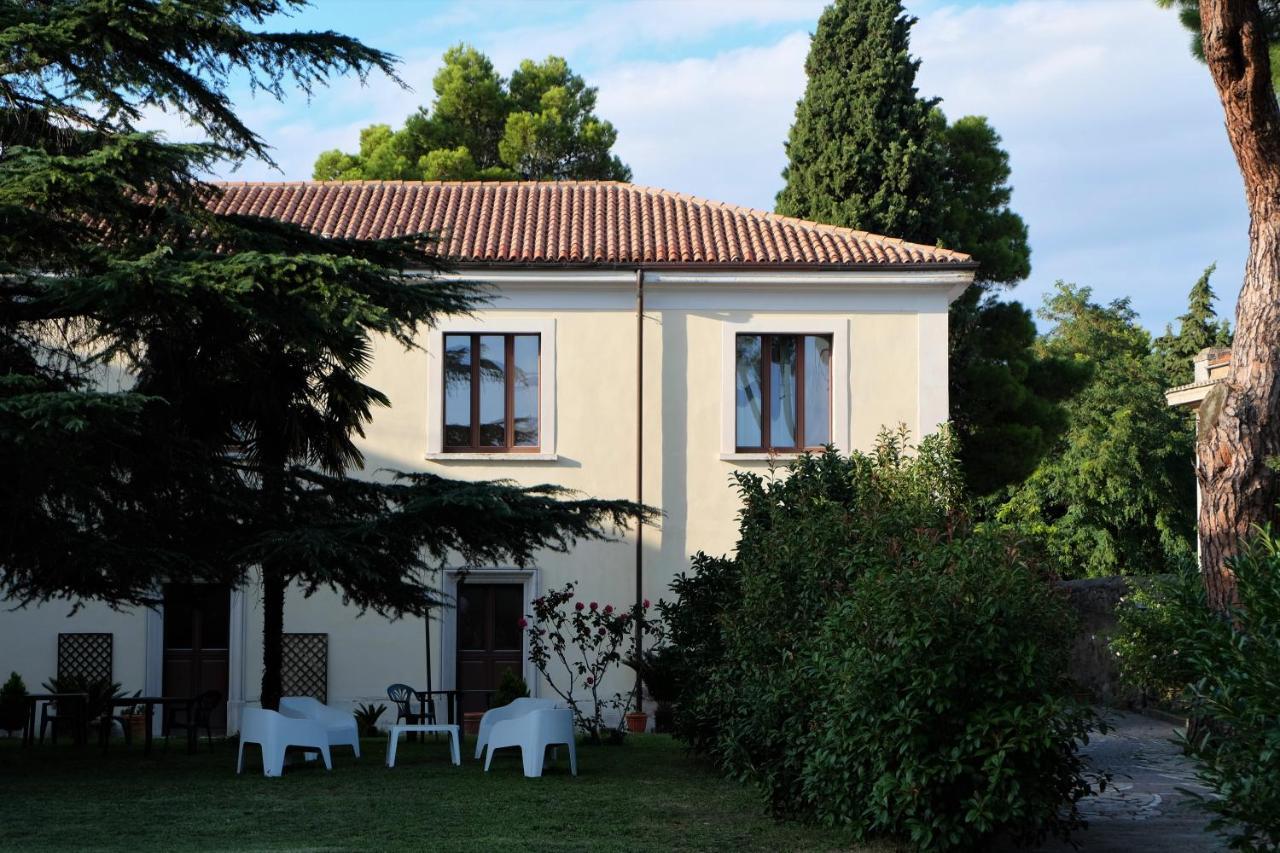 Hostel Il Tetto Melfi Bagian luar foto