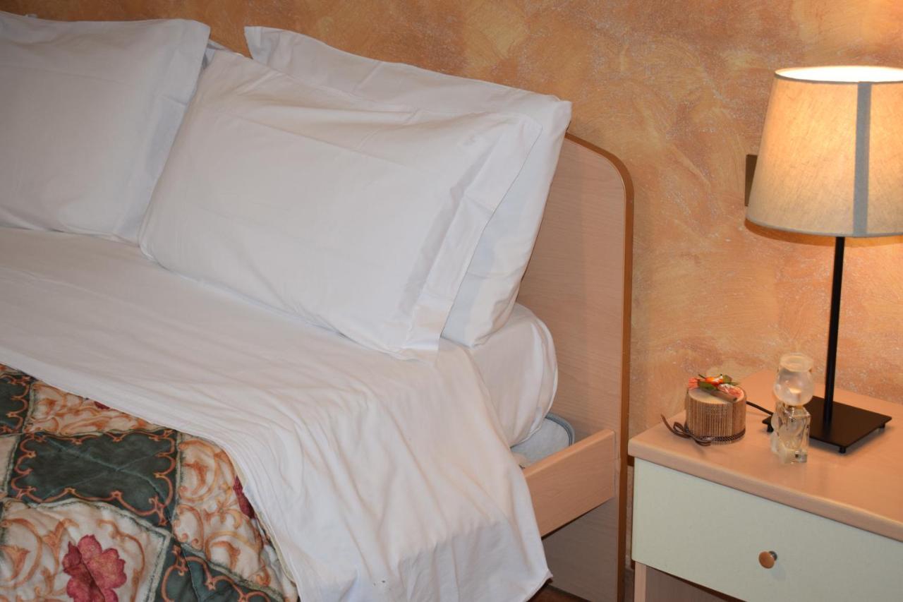 Hostel Il Tetto Melfi Bagian luar foto