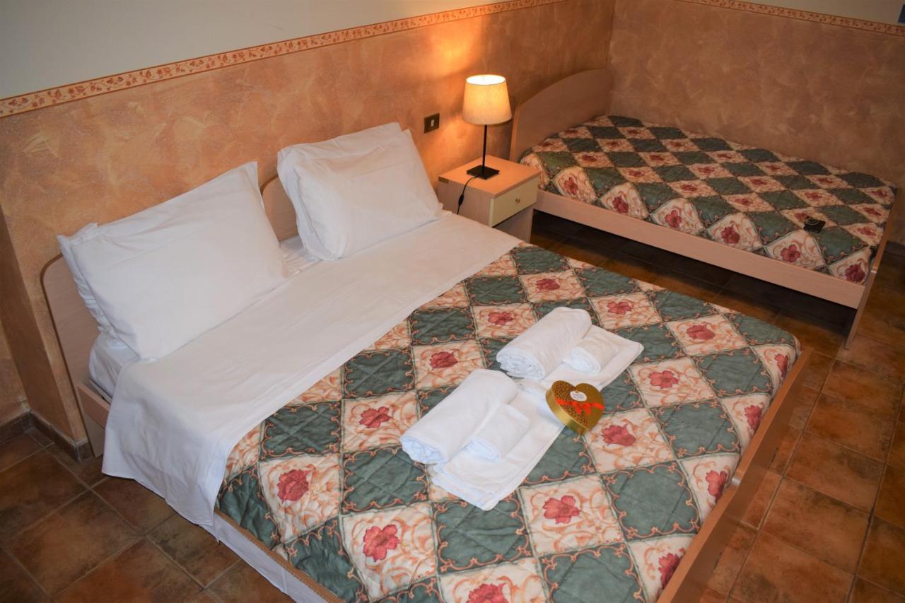 Hostel Il Tetto Melfi Bagian luar foto