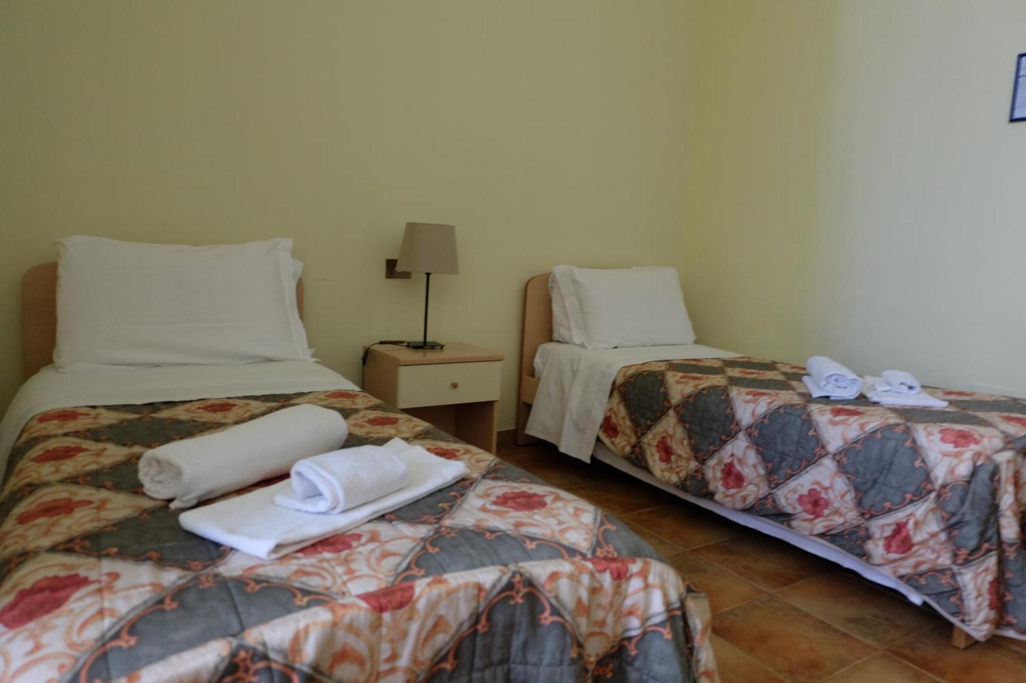 Hostel Il Tetto Melfi Bagian luar foto